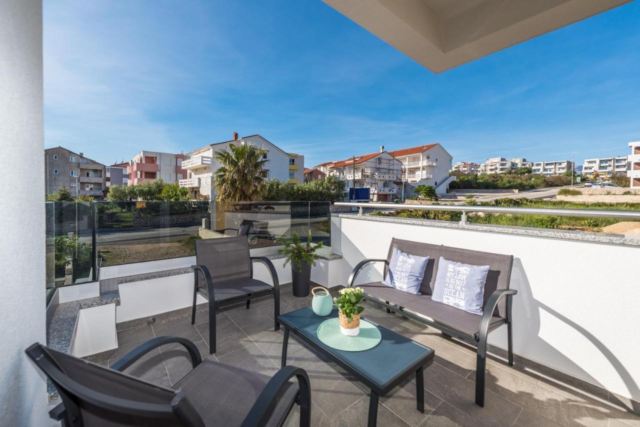 Apartments Yellow Novalja Ngoại thất bức ảnh