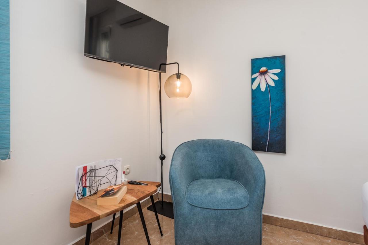 Apartments Yellow Novalja Ngoại thất bức ảnh