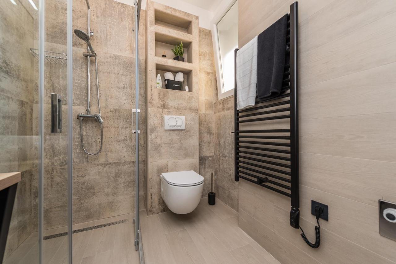 Apartments Yellow Novalja Ngoại thất bức ảnh