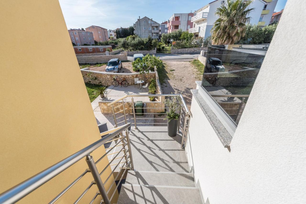 Apartments Yellow Novalja Ngoại thất bức ảnh