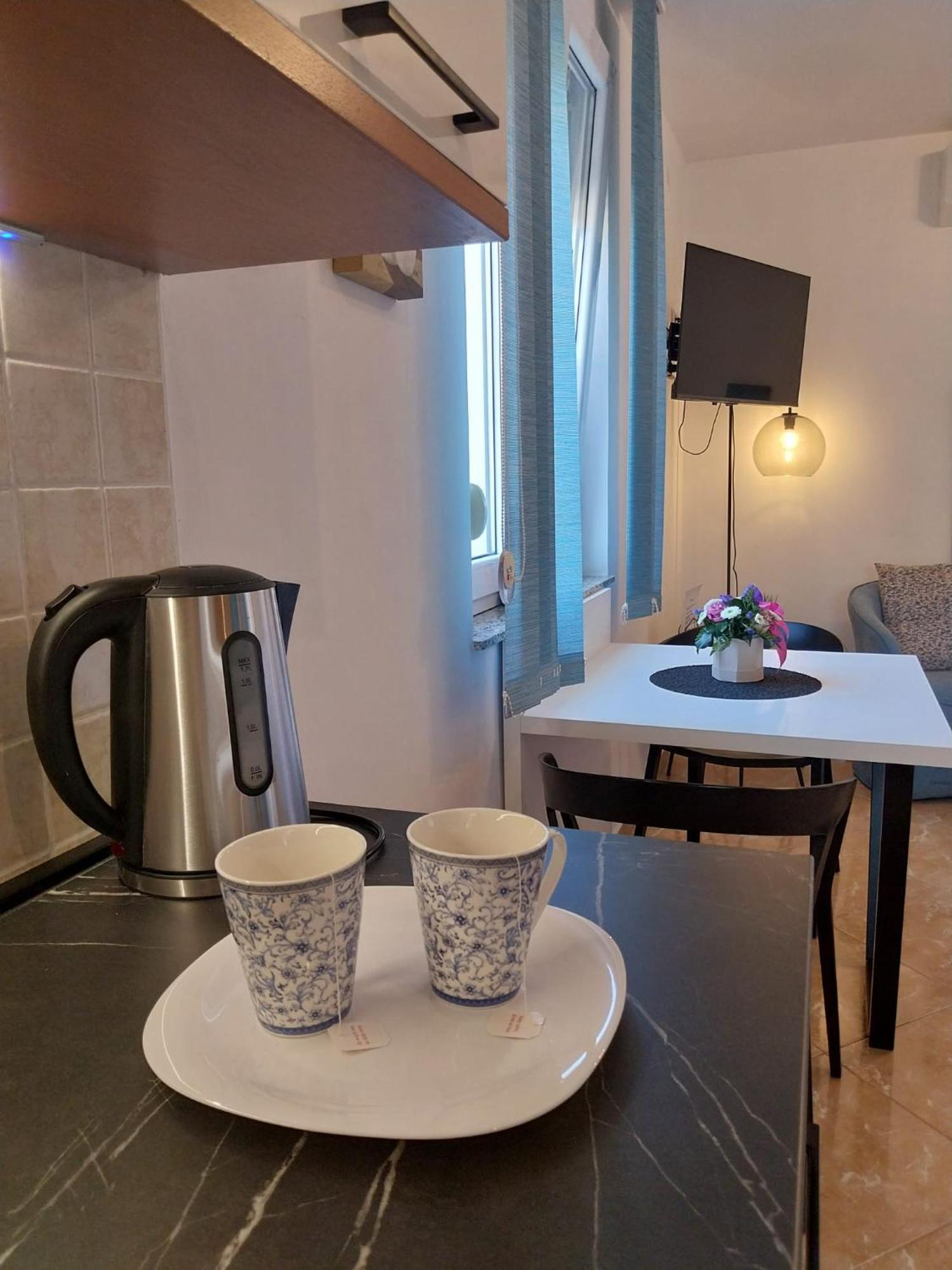 Apartments Yellow Novalja Ngoại thất bức ảnh