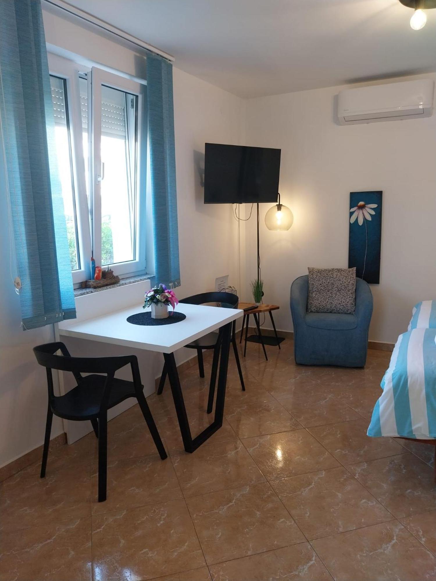 Apartments Yellow Novalja Ngoại thất bức ảnh